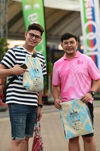 BIB: 
                            <button type="button" onclick="openModal(12274846)" class="btn btn-primary btn-sm float-right btn-popup" data-toggle="modal" data-target=".modal-high-quality">
                        <i class="fas fa-shopping-cart"></i> Add to Cart
                    </button>
                                            <button type="button" onclick="isThisMe(12274846, true)" class="btn btn-success btn-sm float-right btn-popup btn-isme hidden" data-toggle="tooltip" data-placement="bottom" title="นี่คือรูปของคุณใช่ไหม คลิกที่นี่เพื่อเอาเข้าอัลบั้ม">
                        <i class="fas fa-plus"></i> Add to album
                    </button>
                    <button type="button" onclick="isThisMe(12274846, false)" class="btn btn-warning btn-sm float-right btn-popup btn-isnotme hidden">
                        <i class="fas fa-ban"></i> Remove from album
                    </button>