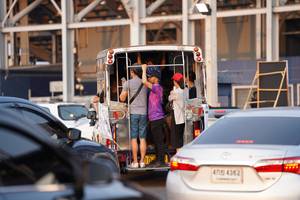 BIB: 400, 4362
                            <button type="button" onclick="openModal(10643913)" class="btn btn-primary btn-sm float-right btn-popup" data-toggle="modal" data-target=".modal-high-quality">
                        <i class="fas fa-shopping-cart"></i> Add to Cart
                    </button>
                                            <button type="button" onclick="isThisMe(10643913, true)" class="btn btn-success btn-sm float-right btn-popup btn-isme hidden" data-toggle="tooltip" data-placement="bottom" title="นี่คือรูปของคุณใช่ไหม คลิกที่นี่เพื่อเอาเข้าอัลบั้ม">
                        <i class="fas fa-plus"></i> Add to album
                    </button>
                    <button type="button" onclick="isThisMe(10643913, false)" class="btn btn-warning btn-sm float-right btn-popup btn-isnotme hidden">
                        <i class="fas fa-ban"></i> Remove from album
                    </button>