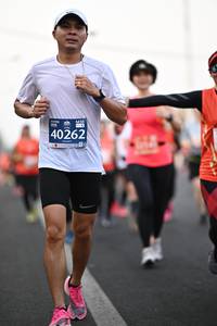 BIB: 40262
                            <button type="button" onclick="openModal(12352462)" class="btn btn-primary btn-sm float-right btn-popup" data-toggle="modal" data-target=".modal-high-quality">
                        <i class="fas fa-shopping-cart"></i> Add to Cart
                    </button>
                                            <button type="button" onclick="isThisMe(12352462, true)" class="btn btn-success btn-sm float-right btn-popup btn-isme hidden" data-toggle="tooltip" data-placement="bottom" title="นี่คือรูปของคุณใช่ไหม คลิกที่นี่เพื่อเอาเข้าอัลบั้ม">
                        <i class="fas fa-plus"></i> Add to album
                    </button>
                    <button type="button" onclick="isThisMe(12352462, false)" class="btn btn-warning btn-sm float-right btn-popup btn-isnotme hidden">
                        <i class="fas fa-ban"></i> Remove from album
                    </button>