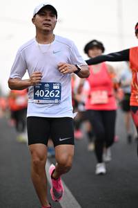 BIB: 40262
                            <button type="button" onclick="openModal(12352464)" class="btn btn-primary btn-sm float-right btn-popup" data-toggle="modal" data-target=".modal-high-quality">
                        <i class="fas fa-shopping-cart"></i> Add to Cart
                    </button>
                                            <button type="button" onclick="isThisMe(12352464, true)" class="btn btn-success btn-sm float-right btn-popup btn-isme hidden" data-toggle="tooltip" data-placement="bottom" title="นี่คือรูปของคุณใช่ไหม คลิกที่นี่เพื่อเอาเข้าอัลบั้ม">
                        <i class="fas fa-plus"></i> Add to album
                    </button>
                    <button type="button" onclick="isThisMe(12352464, false)" class="btn btn-warning btn-sm float-right btn-popup btn-isnotme hidden">
                        <i class="fas fa-ban"></i> Remove from album
                    </button>