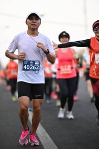 BIB: 40262
                            <button type="button" onclick="openModal(12352463)" class="btn btn-primary btn-sm float-right btn-popup" data-toggle="modal" data-target=".modal-high-quality">
                        <i class="fas fa-shopping-cart"></i> Add to Cart
                    </button>
                                            <button type="button" onclick="isThisMe(12352463, true)" class="btn btn-success btn-sm float-right btn-popup btn-isme hidden" data-toggle="tooltip" data-placement="bottom" title="นี่คือรูปของคุณใช่ไหม คลิกที่นี่เพื่อเอาเข้าอัลบั้ม">
                        <i class="fas fa-plus"></i> Add to album
                    </button>
                    <button type="button" onclick="isThisMe(12352463, false)" class="btn btn-warning btn-sm float-right btn-popup btn-isnotme hidden">
                        <i class="fas fa-ban"></i> Remove from album
                    </button>