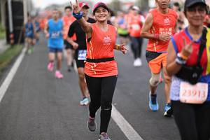BIB: 23913
                            <button type="button" onclick="openModal(12350992)" class="btn btn-primary btn-sm float-right btn-popup" data-toggle="modal" data-target=".modal-high-quality">
                        <i class="fas fa-shopping-cart"></i> Add to Cart
                    </button>
                                            <button type="button" onclick="isThisMe(12350992, true)" class="btn btn-success btn-sm float-right btn-popup btn-isme hidden" data-toggle="tooltip" data-placement="bottom" title="นี่คือรูปของคุณใช่ไหม คลิกที่นี่เพื่อเอาเข้าอัลบั้ม">
                        <i class="fas fa-plus"></i> Add to album
                    </button>
                    <button type="button" onclick="isThisMe(12350992, false)" class="btn btn-warning btn-sm float-right btn-popup btn-isnotme hidden">
                        <i class="fas fa-ban"></i> Remove from album
                    </button>