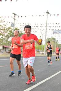 BIB: 82921, 21635
                            <button type="button" onclick="openModal(10899586)" class="btn btn-primary btn-sm float-right btn-popup" data-toggle="modal" data-target=".modal-high-quality">
                        <i class="fas fa-shopping-cart"></i> Add to Cart
                    </button>
                                            <button type="button" onclick="isThisMe(10899586, true)" class="btn btn-success btn-sm float-right btn-popup btn-isme hidden" data-toggle="tooltip" data-placement="bottom" title="นี่คือรูปของคุณใช่ไหม คลิกที่นี่เพื่อเอาเข้าอัลบั้ม">
                        <i class="fas fa-plus"></i> Add to album
                    </button>
                    <button type="button" onclick="isThisMe(10899586, false)" class="btn btn-warning btn-sm float-right btn-popup btn-isnotme hidden">
                        <i class="fas fa-ban"></i> Remove from album
                    </button>