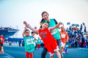 BIB: 0612, 5053
                            <button type="button" onclick="openModal(10564034)" class="btn btn-primary btn-sm float-right btn-popup" data-toggle="modal" data-target=".modal-high-quality">
                        <i class="fas fa-shopping-cart"></i> Add to Cart
                    </button>
                                            <button type="button" onclick="isThisMe(10564034, true)" class="btn btn-success btn-sm float-right btn-popup btn-isme hidden" data-toggle="tooltip" data-placement="bottom" title="นี่คือรูปของคุณใช่ไหม คลิกที่นี่เพื่อเอาเข้าอัลบั้ม">
                        <i class="fas fa-plus"></i> Add to album
                    </button>
                    <button type="button" onclick="isThisMe(10564034, false)" class="btn btn-warning btn-sm float-right btn-popup btn-isnotme hidden">
                        <i class="fas fa-ban"></i> Remove from album
                    </button>