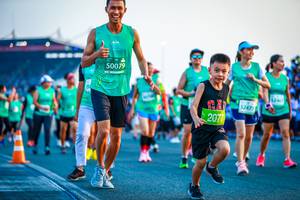 BIB: 50079, 246, 52477, 207
                            <button type="button" onclick="openModal(10562130)" class="btn btn-primary btn-sm float-right btn-popup" data-toggle="modal" data-target=".modal-high-quality">
                        <i class="fas fa-shopping-cart"></i> Add to Cart
                    </button>
                                            <button type="button" onclick="isThisMe(10562130, true)" class="btn btn-success btn-sm float-right btn-popup btn-isme hidden" data-toggle="tooltip" data-placement="bottom" title="นี่คือรูปของคุณใช่ไหม คลิกที่นี่เพื่อเอาเข้าอัลบั้ม">
                        <i class="fas fa-plus"></i> Add to album
                    </button>
                    <button type="button" onclick="isThisMe(10562130, false)" class="btn btn-warning btn-sm float-right btn-popup btn-isnotme hidden">
                        <i class="fas fa-ban"></i> Remove from album
                    </button>