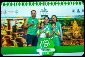 BIB: 000, 51882, 52265, 5154, 4554
                            <button type="button" onclick="openModal(10551340)" class="btn btn-primary btn-sm float-right btn-popup" data-toggle="modal" data-target=".modal-high-quality">
                        <i class="fas fa-shopping-cart"></i> Add to Cart
                    </button>
                                            <button type="button" onclick="isThisMe(10551340, true)" class="btn btn-success btn-sm float-right btn-popup btn-isme hidden" data-toggle="tooltip" data-placement="bottom" title="นี่คือรูปของคุณใช่ไหม คลิกที่นี่เพื่อเอาเข้าอัลบั้ม">
                        <i class="fas fa-plus"></i> Add to album
                    </button>
                    <button type="button" onclick="isThisMe(10551340, false)" class="btn btn-warning btn-sm float-right btn-popup btn-isnotme hidden">
                        <i class="fas fa-ban"></i> Remove from album
                    </button>