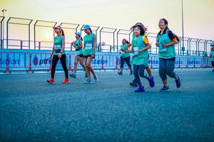 BIB: 0901, 269
                            <button type="button" onclick="openModal(10567615)" class="btn btn-primary btn-sm float-right btn-popup" data-toggle="modal" data-target=".modal-high-quality">
                        <i class="fas fa-shopping-cart"></i> Add to Cart
                    </button>
                                            <button type="button" onclick="isThisMe(10567615, true)" class="btn btn-success btn-sm float-right btn-popup btn-isme hidden" data-toggle="tooltip" data-placement="bottom" title="นี่คือรูปของคุณใช่ไหม คลิกที่นี่เพื่อเอาเข้าอัลบั้ม">
                        <i class="fas fa-plus"></i> Add to album
                    </button>
                    <button type="button" onclick="isThisMe(10567615, false)" class="btn btn-warning btn-sm float-right btn-popup btn-isnotme hidden">
                        <i class="fas fa-ban"></i> Remove from album
                    </button>