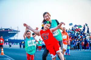 BIB: 0612, 5053
                            <button type="button" onclick="openModal(10564033)" class="btn btn-primary btn-sm float-right btn-popup" data-toggle="modal" data-target=".modal-high-quality">
                        <i class="fas fa-shopping-cart"></i> Add to Cart
                    </button>
                                            <button type="button" onclick="isThisMe(10564033, true)" class="btn btn-success btn-sm float-right btn-popup btn-isme hidden" data-toggle="tooltip" data-placement="bottom" title="นี่คือรูปของคุณใช่ไหม คลิกที่นี่เพื่อเอาเข้าอัลบั้ม">
                        <i class="fas fa-plus"></i> Add to album
                    </button>
                    <button type="button" onclick="isThisMe(10564033, false)" class="btn btn-warning btn-sm float-right btn-popup btn-isnotme hidden">
                        <i class="fas fa-ban"></i> Remove from album
                    </button>