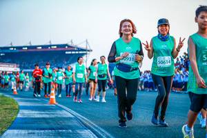 BIB: 0931, 50614
                            <button type="button" onclick="openModal(10563038)" class="btn btn-primary btn-sm float-right btn-popup" data-toggle="modal" data-target=".modal-high-quality">
                        <i class="fas fa-shopping-cart"></i> Add to Cart
                    </button>
                                            <button type="button" onclick="isThisMe(10563038, true)" class="btn btn-success btn-sm float-right btn-popup btn-isme hidden" data-toggle="tooltip" data-placement="bottom" title="นี่คือรูปของคุณใช่ไหม คลิกที่นี่เพื่อเอาเข้าอัลบั้ม">
                        <i class="fas fa-plus"></i> Add to album
                    </button>
                    <button type="button" onclick="isThisMe(10563038, false)" class="btn btn-warning btn-sm float-right btn-popup btn-isnotme hidden">
                        <i class="fas fa-ban"></i> Remove from album
                    </button>