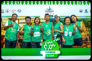 BIB: 51139, 50095, 939, 4554
                            <button type="button" onclick="openModal(10551361)" class="btn btn-primary btn-sm float-right btn-popup" data-toggle="modal" data-target=".modal-high-quality">
                        <i class="fas fa-shopping-cart"></i> Add to Cart
                    </button>
                                            <button type="button" onclick="isThisMe(10551361, true)" class="btn btn-success btn-sm float-right btn-popup btn-isme hidden" data-toggle="tooltip" data-placement="bottom" title="นี่คือรูปของคุณใช่ไหม คลิกที่นี่เพื่อเอาเข้าอัลบั้ม">
                        <i class="fas fa-plus"></i> Add to album
                    </button>
                    <button type="button" onclick="isThisMe(10551361, false)" class="btn btn-warning btn-sm float-right btn-popup btn-isnotme hidden">
                        <i class="fas fa-ban"></i> Remove from album
                    </button>
