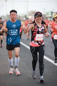 BIB: 45561, 28271
                            <button type="button" onclick="openModal(12703206)" class="btn btn-primary btn-sm float-right btn-popup" data-toggle="modal" data-target=".modal-high-quality">
                        <i class="fas fa-shopping-cart"></i> Add to Cart
                    </button>
                                            <button type="button" onclick="isThisMe(12703206, true)" class="btn btn-success btn-sm float-right btn-popup btn-isme hidden" data-toggle="tooltip" data-placement="bottom" title="นี่คือรูปของคุณใช่ไหม คลิกที่นี่เพื่อเอาเข้าอัลบั้ม">
                        <i class="fas fa-plus"></i> Add to album
                    </button>
                    <button type="button" onclick="isThisMe(12703206, false)" class="btn btn-warning btn-sm float-right btn-popup btn-isnotme hidden">
                        <i class="fas fa-ban"></i> Remove from album
                    </button>