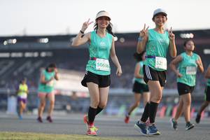 BIB: 525, 095, 50606
                            <button type="button" onclick="openModal(10574142)" class="btn btn-primary btn-sm float-right btn-popup" data-toggle="modal" data-target=".modal-high-quality">
                        <i class="fas fa-shopping-cart"></i> Add to Cart
                    </button>
                                            <button type="button" onclick="isThisMe(10574142, true)" class="btn btn-success btn-sm float-right btn-popup btn-isme hidden" data-toggle="tooltip" data-placement="bottom" title="นี่คือรูปของคุณใช่ไหม คลิกที่นี่เพื่อเอาเข้าอัลบั้ม">
                        <i class="fas fa-plus"></i> Add to album
                    </button>
                    <button type="button" onclick="isThisMe(10574142, false)" class="btn btn-warning btn-sm float-right btn-popup btn-isnotme hidden">
                        <i class="fas fa-ban"></i> Remove from album
                    </button>