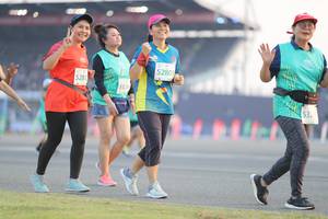 BIB: 52803, 5281, 534
                            <button type="button" onclick="openModal(10575134)" class="btn btn-primary btn-sm float-right btn-popup" data-toggle="modal" data-target=".modal-high-quality">
                        <i class="fas fa-shopping-cart"></i> Add to Cart
                    </button>
                                            <button type="button" onclick="isThisMe(10575134, true)" class="btn btn-success btn-sm float-right btn-popup btn-isme hidden" data-toggle="tooltip" data-placement="bottom" title="นี่คือรูปของคุณใช่ไหม คลิกที่นี่เพื่อเอาเข้าอัลบั้ม">
                        <i class="fas fa-plus"></i> Add to album
                    </button>
                    <button type="button" onclick="isThisMe(10575134, false)" class="btn btn-warning btn-sm float-right btn-popup btn-isnotme hidden">
                        <i class="fas fa-ban"></i> Remove from album
                    </button>