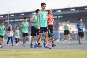 BIB: 
                            <button type="button" onclick="openModal(10573776)" class="btn btn-primary btn-sm float-right btn-popup" data-toggle="modal" data-target=".modal-high-quality">
                        <i class="fas fa-shopping-cart"></i> Add to Cart
                    </button>
                                            <button type="button" onclick="isThisMe(10573776, true)" class="btn btn-success btn-sm float-right btn-popup btn-isme hidden" data-toggle="tooltip" data-placement="bottom" title="นี่คือรูปของคุณใช่ไหม คลิกที่นี่เพื่อเอาเข้าอัลบั้ม">
                        <i class="fas fa-plus"></i> Add to album
                    </button>
                    <button type="button" onclick="isThisMe(10573776, false)" class="btn btn-warning btn-sm float-right btn-popup btn-isnotme hidden">
                        <i class="fas fa-ban"></i> Remove from album
                    </button>