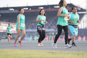 BIB: 5195, 52754
                            <button type="button" onclick="openModal(10574167)" class="btn btn-primary btn-sm float-right btn-popup" data-toggle="modal" data-target=".modal-high-quality">
                        <i class="fas fa-shopping-cart"></i> Add to Cart
                    </button>
                                            <button type="button" onclick="isThisMe(10574167, true)" class="btn btn-success btn-sm float-right btn-popup btn-isme hidden" data-toggle="tooltip" data-placement="bottom" title="นี่คือรูปของคุณใช่ไหม คลิกที่นี่เพื่อเอาเข้าอัลบั้ม">
                        <i class="fas fa-plus"></i> Add to album
                    </button>
                    <button type="button" onclick="isThisMe(10574167, false)" class="btn btn-warning btn-sm float-right btn-popup btn-isnotme hidden">
                        <i class="fas fa-ban"></i> Remove from album
                    </button>