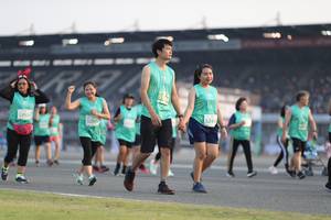 BIB: 52920, 5241, 5288
                            <button type="button" onclick="openModal(10575091)" class="btn btn-primary btn-sm float-right btn-popup" data-toggle="modal" data-target=".modal-high-quality">
                        <i class="fas fa-shopping-cart"></i> Add to Cart
                    </button>
                                            <button type="button" onclick="isThisMe(10575091, true)" class="btn btn-success btn-sm float-right btn-popup btn-isme hidden" data-toggle="tooltip" data-placement="bottom" title="นี่คือรูปของคุณใช่ไหม คลิกที่นี่เพื่อเอาเข้าอัลบั้ม">
                        <i class="fas fa-plus"></i> Add to album
                    </button>
                    <button type="button" onclick="isThisMe(10575091, false)" class="btn btn-warning btn-sm float-right btn-popup btn-isnotme hidden">
                        <i class="fas fa-ban"></i> Remove from album
                    </button>