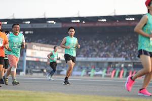 BIB: 51831
                            <button type="button" onclick="openModal(10573680)" class="btn btn-primary btn-sm float-right btn-popup" data-toggle="modal" data-target=".modal-high-quality">
                        <i class="fas fa-shopping-cart"></i> Add to Cart
                    </button>
                                            <button type="button" onclick="isThisMe(10573680, true)" class="btn btn-success btn-sm float-right btn-popup btn-isme hidden" data-toggle="tooltip" data-placement="bottom" title="นี่คือรูปของคุณใช่ไหม คลิกที่นี่เพื่อเอาเข้าอัลบั้ม">
                        <i class="fas fa-plus"></i> Add to album
                    </button>
                    <button type="button" onclick="isThisMe(10573680, false)" class="btn btn-warning btn-sm float-right btn-popup btn-isnotme hidden">
                        <i class="fas fa-ban"></i> Remove from album
                    </button>