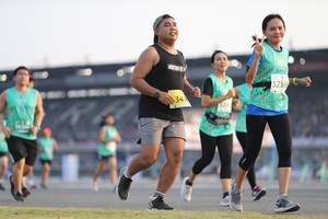 BIB: 5236
                            <button type="button" onclick="openModal(10573533)" class="btn btn-primary btn-sm float-right btn-popup" data-toggle="modal" data-target=".modal-high-quality">
                        <i class="fas fa-shopping-cart"></i> Add to Cart
                    </button>
                                            <button type="button" onclick="isThisMe(10573533, true)" class="btn btn-success btn-sm float-right btn-popup btn-isme hidden" data-toggle="tooltip" data-placement="bottom" title="นี่คือรูปของคุณใช่ไหม คลิกที่นี่เพื่อเอาเข้าอัลบั้ม">
                        <i class="fas fa-plus"></i> Add to album
                    </button>
                    <button type="button" onclick="isThisMe(10573533, false)" class="btn btn-warning btn-sm float-right btn-popup btn-isnotme hidden">
                        <i class="fas fa-ban"></i> Remove from album
                    </button>