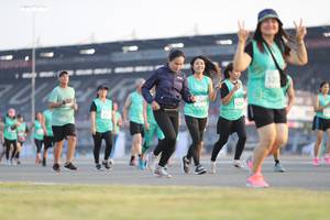 BIB: 1010, 249, 523
                            <button type="button" onclick="openModal(10574183)" class="btn btn-primary btn-sm float-right btn-popup" data-toggle="modal" data-target=".modal-high-quality">
                        <i class="fas fa-shopping-cart"></i> Add to Cart
                    </button>
                                            <button type="button" onclick="isThisMe(10574183, true)" class="btn btn-success btn-sm float-right btn-popup btn-isme hidden" data-toggle="tooltip" data-placement="bottom" title="นี่คือรูปของคุณใช่ไหม คลิกที่นี่เพื่อเอาเข้าอัลบั้ม">
                        <i class="fas fa-plus"></i> Add to album
                    </button>
                    <button type="button" onclick="isThisMe(10574183, false)" class="btn btn-warning btn-sm float-right btn-popup btn-isnotme hidden">
                        <i class="fas fa-ban"></i> Remove from album
                    </button>