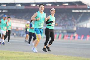 BIB: 5053, 50123, 
                            <button type="button" onclick="openModal(10574767)" class="btn btn-primary btn-sm float-right btn-popup" data-toggle="modal" data-target=".modal-high-quality">
                        <i class="fas fa-shopping-cart"></i> Add to Cart
                    </button>
                                            <button type="button" onclick="isThisMe(10574767, true)" class="btn btn-success btn-sm float-right btn-popup btn-isme hidden" data-toggle="tooltip" data-placement="bottom" title="นี่คือรูปของคุณใช่ไหม คลิกที่นี่เพื่อเอาเข้าอัลบั้ม">
                        <i class="fas fa-plus"></i> Add to album
                    </button>
                    <button type="button" onclick="isThisMe(10574767, false)" class="btn btn-warning btn-sm float-right btn-popup btn-isnotme hidden">
                        <i class="fas fa-ban"></i> Remove from album
                    </button>