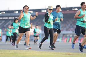 BIB: 5041, 5156
                            <button type="button" onclick="openModal(10574195)" class="btn btn-primary btn-sm float-right btn-popup" data-toggle="modal" data-target=".modal-high-quality">
                        <i class="fas fa-shopping-cart"></i> Add to Cart
                    </button>
                                            <button type="button" onclick="isThisMe(10574195, true)" class="btn btn-success btn-sm float-right btn-popup btn-isme hidden" data-toggle="tooltip" data-placement="bottom" title="นี่คือรูปของคุณใช่ไหม คลิกที่นี่เพื่อเอาเข้าอัลบั้ม">
                        <i class="fas fa-plus"></i> Add to album
                    </button>
                    <button type="button" onclick="isThisMe(10574195, false)" class="btn btn-warning btn-sm float-right btn-popup btn-isnotme hidden">
                        <i class="fas fa-ban"></i> Remove from album
                    </button>