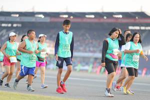 BIB: 515, 51605, 5326
                            <button type="button" onclick="openModal(10574788)" class="btn btn-primary btn-sm float-right btn-popup" data-toggle="modal" data-target=".modal-high-quality">
                        <i class="fas fa-shopping-cart"></i> Add to Cart
                    </button>
                                            <button type="button" onclick="isThisMe(10574788, true)" class="btn btn-success btn-sm float-right btn-popup btn-isme hidden" data-toggle="tooltip" data-placement="bottom" title="นี่คือรูปของคุณใช่ไหม คลิกที่นี่เพื่อเอาเข้าอัลบั้ม">
                        <i class="fas fa-plus"></i> Add to album
                    </button>
                    <button type="button" onclick="isThisMe(10574788, false)" class="btn btn-warning btn-sm float-right btn-popup btn-isnotme hidden">
                        <i class="fas fa-ban"></i> Remove from album
                    </button>