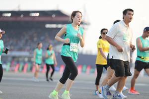 BIB: 1000, 52245
                            <button type="button" onclick="openModal(10574521)" class="btn btn-primary btn-sm float-right btn-popup" data-toggle="modal" data-target=".modal-high-quality">
                        <i class="fas fa-shopping-cart"></i> Add to Cart
                    </button>
                                            <button type="button" onclick="isThisMe(10574521, true)" class="btn btn-success btn-sm float-right btn-popup btn-isme hidden" data-toggle="tooltip" data-placement="bottom" title="นี่คือรูปของคุณใช่ไหม คลิกที่นี่เพื่อเอาเข้าอัลบั้ม">
                        <i class="fas fa-plus"></i> Add to album
                    </button>
                    <button type="button" onclick="isThisMe(10574521, false)" class="btn btn-warning btn-sm float-right btn-popup btn-isnotme hidden">
                        <i class="fas fa-ban"></i> Remove from album
                    </button>