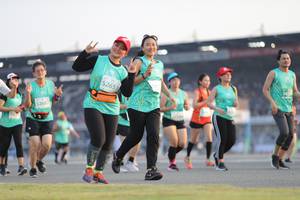 BIB: 502, 52653, 52682
                            <button type="button" onclick="openModal(10573857)" class="btn btn-primary btn-sm float-right btn-popup" data-toggle="modal" data-target=".modal-high-quality">
                        <i class="fas fa-shopping-cart"></i> Add to Cart
                    </button>
                                            <button type="button" onclick="isThisMe(10573857, true)" class="btn btn-success btn-sm float-right btn-popup btn-isme hidden" data-toggle="tooltip" data-placement="bottom" title="นี่คือรูปของคุณใช่ไหม คลิกที่นี่เพื่อเอาเข้าอัลบั้ม">
                        <i class="fas fa-plus"></i> Add to album
                    </button>
                    <button type="button" onclick="isThisMe(10573857, false)" class="btn btn-warning btn-sm float-right btn-popup btn-isnotme hidden">
                        <i class="fas fa-ban"></i> Remove from album
                    </button>