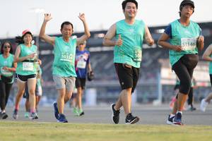 BIB: 51146, 50354, 5268
                            <button type="button" onclick="openModal(10573930)" class="btn btn-primary btn-sm float-right btn-popup" data-toggle="modal" data-target=".modal-high-quality">
                        <i class="fas fa-shopping-cart"></i> Add to Cart
                    </button>
                                            <button type="button" onclick="isThisMe(10573930, true)" class="btn btn-success btn-sm float-right btn-popup btn-isme hidden" data-toggle="tooltip" data-placement="bottom" title="นี่คือรูปของคุณใช่ไหม คลิกที่นี่เพื่อเอาเข้าอัลบั้ม">
                        <i class="fas fa-plus"></i> Add to album
                    </button>
                    <button type="button" onclick="isThisMe(10573930, false)" class="btn btn-warning btn-sm float-right btn-popup btn-isnotme hidden">
                        <i class="fas fa-ban"></i> Remove from album
                    </button>