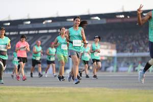 BIB: 52449, 5255, 5297
                            <button type="button" onclick="openModal(10573894)" class="btn btn-primary btn-sm float-right btn-popup" data-toggle="modal" data-target=".modal-high-quality">
                        <i class="fas fa-shopping-cart"></i> Add to Cart
                    </button>
                                            <button type="button" onclick="isThisMe(10573894, true)" class="btn btn-success btn-sm float-right btn-popup btn-isme hidden" data-toggle="tooltip" data-placement="bottom" title="นี่คือรูปของคุณใช่ไหม คลิกที่นี่เพื่อเอาเข้าอัลบั้ม">
                        <i class="fas fa-plus"></i> Add to album
                    </button>
                    <button type="button" onclick="isThisMe(10573894, false)" class="btn btn-warning btn-sm float-right btn-popup btn-isnotme hidden">
                        <i class="fas fa-ban"></i> Remove from album
                    </button>