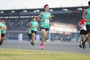 BIB: 5077, 526
                            <button type="button" onclick="openModal(10573678)" class="btn btn-primary btn-sm float-right btn-popup" data-toggle="modal" data-target=".modal-high-quality">
                        <i class="fas fa-shopping-cart"></i> Add to Cart
                    </button>
                                            <button type="button" onclick="isThisMe(10573678, true)" class="btn btn-success btn-sm float-right btn-popup btn-isme hidden" data-toggle="tooltip" data-placement="bottom" title="นี่คือรูปของคุณใช่ไหม คลิกที่นี่เพื่อเอาเข้าอัลบั้ม">
                        <i class="fas fa-plus"></i> Add to album
                    </button>
                    <button type="button" onclick="isThisMe(10573678, false)" class="btn btn-warning btn-sm float-right btn-popup btn-isnotme hidden">
                        <i class="fas fa-ban"></i> Remove from album
                    </button>