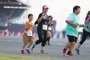 BIB: 5105, 508
                            <button type="button" onclick="openModal(10574687)" class="btn btn-primary btn-sm float-right btn-popup" data-toggle="modal" data-target=".modal-high-quality">
                        <i class="fas fa-shopping-cart"></i> Add to Cart
                    </button>
                                            <button type="button" onclick="isThisMe(10574687, true)" class="btn btn-success btn-sm float-right btn-popup btn-isme hidden" data-toggle="tooltip" data-placement="bottom" title="นี่คือรูปของคุณใช่ไหม คลิกที่นี่เพื่อเอาเข้าอัลบั้ม">
                        <i class="fas fa-plus"></i> Add to album
                    </button>
                    <button type="button" onclick="isThisMe(10574687, false)" class="btn btn-warning btn-sm float-right btn-popup btn-isnotme hidden">
                        <i class="fas fa-ban"></i> Remove from album
                    </button>