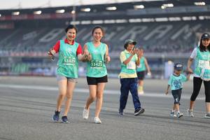 BIB: 53429, 53425, 522
                            <button type="button" onclick="openModal(10575456)" class="btn btn-primary btn-sm float-right btn-popup" data-toggle="modal" data-target=".modal-high-quality">
                        <i class="fas fa-shopping-cart"></i> Add to Cart
                    </button>
                                            <button type="button" onclick="isThisMe(10575456, true)" class="btn btn-success btn-sm float-right btn-popup btn-isme hidden" data-toggle="tooltip" data-placement="bottom" title="นี่คือรูปของคุณใช่ไหม คลิกที่นี่เพื่อเอาเข้าอัลบั้ม">
                        <i class="fas fa-plus"></i> Add to album
                    </button>
                    <button type="button" onclick="isThisMe(10575456, false)" class="btn btn-warning btn-sm float-right btn-popup btn-isnotme hidden">
                        <i class="fas fa-ban"></i> Remove from album
                    </button>