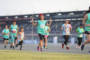 BIB: 50954, 530
                            <button type="button" onclick="openModal(10573586)" class="btn btn-primary btn-sm float-right btn-popup" data-toggle="modal" data-target=".modal-high-quality">
                        <i class="fas fa-shopping-cart"></i> Add to Cart
                    </button>
                                            <button type="button" onclick="isThisMe(10573586, true)" class="btn btn-success btn-sm float-right btn-popup btn-isme hidden" data-toggle="tooltip" data-placement="bottom" title="นี่คือรูปของคุณใช่ไหม คลิกที่นี่เพื่อเอาเข้าอัลบั้ม">
                        <i class="fas fa-plus"></i> Add to album
                    </button>
                    <button type="button" onclick="isThisMe(10573586, false)" class="btn btn-warning btn-sm float-right btn-popup btn-isnotme hidden">
                        <i class="fas fa-ban"></i> Remove from album
                    </button>