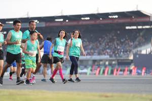 BIB: 52611
                            <button type="button" onclick="openModal(10574026)" class="btn btn-primary btn-sm float-right btn-popup" data-toggle="modal" data-target=".modal-high-quality">
                        <i class="fas fa-shopping-cart"></i> Add to Cart
                    </button>
                                            <button type="button" onclick="isThisMe(10574026, true)" class="btn btn-success btn-sm float-right btn-popup btn-isme hidden" data-toggle="tooltip" data-placement="bottom" title="นี่คือรูปของคุณใช่ไหม คลิกที่นี่เพื่อเอาเข้าอัลบั้ม">
                        <i class="fas fa-plus"></i> Add to album
                    </button>
                    <button type="button" onclick="isThisMe(10574026, false)" class="btn btn-warning btn-sm float-right btn-popup btn-isnotme hidden">
                        <i class="fas fa-ban"></i> Remove from album
                    </button>