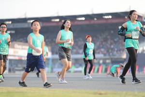 BIB: 5302, 5090, 50150
                            <button type="button" onclick="openModal(10573999)" class="btn btn-primary btn-sm float-right btn-popup" data-toggle="modal" data-target=".modal-high-quality">
                        <i class="fas fa-shopping-cart"></i> Add to Cart
                    </button>
                                            <button type="button" onclick="isThisMe(10573999, true)" class="btn btn-success btn-sm float-right btn-popup btn-isme hidden" data-toggle="tooltip" data-placement="bottom" title="นี่คือรูปของคุณใช่ไหม คลิกที่นี่เพื่อเอาเข้าอัลบั้ม">
                        <i class="fas fa-plus"></i> Add to album
                    </button>
                    <button type="button" onclick="isThisMe(10573999, false)" class="btn btn-warning btn-sm float-right btn-popup btn-isnotme hidden">
                        <i class="fas fa-ban"></i> Remove from album
                    </button>