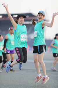 BIB: 713, 52726
                            <button type="button" onclick="openModal(10575264)" class="btn btn-primary btn-sm float-right btn-popup" data-toggle="modal" data-target=".modal-high-quality">
                        <i class="fas fa-shopping-cart"></i> Add to Cart
                    </button>
                                            <button type="button" onclick="isThisMe(10575264, true)" class="btn btn-success btn-sm float-right btn-popup btn-isme hidden" data-toggle="tooltip" data-placement="bottom" title="นี่คือรูปของคุณใช่ไหม คลิกที่นี่เพื่อเอาเข้าอัลบั้ม">
                        <i class="fas fa-plus"></i> Add to album
                    </button>
                    <button type="button" onclick="isThisMe(10575264, false)" class="btn btn-warning btn-sm float-right btn-popup btn-isnotme hidden">
                        <i class="fas fa-ban"></i> Remove from album
                    </button>