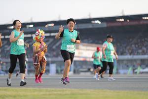 BIB: 5239, 52769
                            <button type="button" onclick="openModal(10574312)" class="btn btn-primary btn-sm float-right btn-popup" data-toggle="modal" data-target=".modal-high-quality">
                        <i class="fas fa-shopping-cart"></i> Add to Cart
                    </button>
                                            <button type="button" onclick="isThisMe(10574312, true)" class="btn btn-success btn-sm float-right btn-popup btn-isme hidden" data-toggle="tooltip" data-placement="bottom" title="นี่คือรูปของคุณใช่ไหม คลิกที่นี่เพื่อเอาเข้าอัลบั้ม">
                        <i class="fas fa-plus"></i> Add to album
                    </button>
                    <button type="button" onclick="isThisMe(10574312, false)" class="btn btn-warning btn-sm float-right btn-popup btn-isnotme hidden">
                        <i class="fas fa-ban"></i> Remove from album
                    </button>