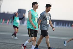 BIB: 519
                            <button type="button" onclick="openModal(10575391)" class="btn btn-primary btn-sm float-right btn-popup" data-toggle="modal" data-target=".modal-high-quality">
                        <i class="fas fa-shopping-cart"></i> Add to Cart
                    </button>
                                            <button type="button" onclick="isThisMe(10575391, true)" class="btn btn-success btn-sm float-right btn-popup btn-isme hidden" data-toggle="tooltip" data-placement="bottom" title="นี่คือรูปของคุณใช่ไหม คลิกที่นี่เพื่อเอาเข้าอัลบั้ม">
                        <i class="fas fa-plus"></i> Add to album
                    </button>
                    <button type="button" onclick="isThisMe(10575391, false)" class="btn btn-warning btn-sm float-right btn-popup btn-isnotme hidden">
                        <i class="fas fa-ban"></i> Remove from album
                    </button>