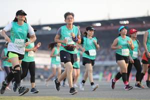 BIB: 268, 52437, 52384
                            <button type="button" onclick="openModal(10573860)" class="btn btn-primary btn-sm float-right btn-popup" data-toggle="modal" data-target=".modal-high-quality">
                        <i class="fas fa-shopping-cart"></i> Add to Cart
                    </button>
                                            <button type="button" onclick="isThisMe(10573860, true)" class="btn btn-success btn-sm float-right btn-popup btn-isme hidden" data-toggle="tooltip" data-placement="bottom" title="นี่คือรูปของคุณใช่ไหม คลิกที่นี่เพื่อเอาเข้าอัลบั้ม">
                        <i class="fas fa-plus"></i> Add to album
                    </button>
                    <button type="button" onclick="isThisMe(10573860, false)" class="btn btn-warning btn-sm float-right btn-popup btn-isnotme hidden">
                        <i class="fas fa-ban"></i> Remove from album
                    </button>