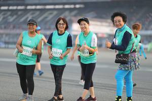 BIB: 51077, 51056, 814
                            <button type="button" onclick="openModal(10575590)" class="btn btn-primary btn-sm float-right btn-popup" data-toggle="modal" data-target=".modal-high-quality">
                        <i class="fas fa-shopping-cart"></i> Add to Cart
                    </button>
                                            <button type="button" onclick="isThisMe(10575590, true)" class="btn btn-success btn-sm float-right btn-popup btn-isme hidden" data-toggle="tooltip" data-placement="bottom" title="นี่คือรูปของคุณใช่ไหม คลิกที่นี่เพื่อเอาเข้าอัลบั้ม">
                        <i class="fas fa-plus"></i> Add to album
                    </button>
                    <button type="button" onclick="isThisMe(10575590, false)" class="btn btn-warning btn-sm float-right btn-popup btn-isnotme hidden">
                        <i class="fas fa-ban"></i> Remove from album
                    </button>