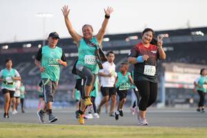 BIB: 53272, 50165, 51124, 50006
                            <button type="button" onclick="openModal(10573910)" class="btn btn-primary btn-sm float-right btn-popup" data-toggle="modal" data-target=".modal-high-quality">
                        <i class="fas fa-shopping-cart"></i> Add to Cart
                    </button>
                                            <button type="button" onclick="isThisMe(10573910, true)" class="btn btn-success btn-sm float-right btn-popup btn-isme hidden" data-toggle="tooltip" data-placement="bottom" title="นี่คือรูปของคุณใช่ไหม คลิกที่นี่เพื่อเอาเข้าอัลบั้ม">
                        <i class="fas fa-plus"></i> Add to album
                    </button>
                    <button type="button" onclick="isThisMe(10573910, false)" class="btn btn-warning btn-sm float-right btn-popup btn-isnotme hidden">
                        <i class="fas fa-ban"></i> Remove from album
                    </button>