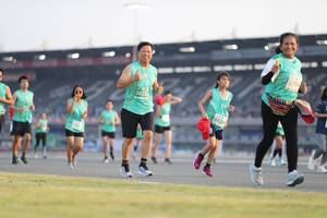 BIB: 319, 50229, 8126
                            <button type="button" onclick="openModal(10573662)" class="btn btn-primary btn-sm float-right btn-popup" data-toggle="modal" data-target=".modal-high-quality">
                        <i class="fas fa-shopping-cart"></i> Add to Cart
                    </button>
                                            <button type="button" onclick="isThisMe(10573662, true)" class="btn btn-success btn-sm float-right btn-popup btn-isme hidden" data-toggle="tooltip" data-placement="bottom" title="นี่คือรูปของคุณใช่ไหม คลิกที่นี่เพื่อเอาเข้าอัลบั้ม">
                        <i class="fas fa-plus"></i> Add to album
                    </button>
                    <button type="button" onclick="isThisMe(10573662, false)" class="btn btn-warning btn-sm float-right btn-popup btn-isnotme hidden">
                        <i class="fas fa-ban"></i> Remove from album
                    </button>