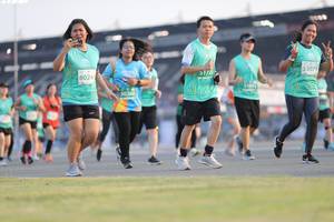 BIB: 53071, 178, 8024, 50260
                            <button type="button" onclick="openModal(10573846)" class="btn btn-primary btn-sm float-right btn-popup" data-toggle="modal" data-target=".modal-high-quality">
                        <i class="fas fa-shopping-cart"></i> Add to Cart
                    </button>
                                            <button type="button" onclick="isThisMe(10573846, true)" class="btn btn-success btn-sm float-right btn-popup btn-isme hidden" data-toggle="tooltip" data-placement="bottom" title="นี่คือรูปของคุณใช่ไหม คลิกที่นี่เพื่อเอาเข้าอัลบั้ม">
                        <i class="fas fa-plus"></i> Add to album
                    </button>
                    <button type="button" onclick="isThisMe(10573846, false)" class="btn btn-warning btn-sm float-right btn-popup btn-isnotme hidden">
                        <i class="fas fa-ban"></i> Remove from album
                    </button>