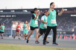 BIB: 83120, 101
                            <button type="button" onclick="openModal(10573971)" class="btn btn-primary btn-sm float-right btn-popup" data-toggle="modal" data-target=".modal-high-quality">
                        <i class="fas fa-shopping-cart"></i> Add to Cart
                    </button>
                                            <button type="button" onclick="isThisMe(10573971, true)" class="btn btn-success btn-sm float-right btn-popup btn-isme hidden" data-toggle="tooltip" data-placement="bottom" title="นี่คือรูปของคุณใช่ไหม คลิกที่นี่เพื่อเอาเข้าอัลบั้ม">
                        <i class="fas fa-plus"></i> Add to album
                    </button>
                    <button type="button" onclick="isThisMe(10573971, false)" class="btn btn-warning btn-sm float-right btn-popup btn-isnotme hidden">
                        <i class="fas fa-ban"></i> Remove from album
                    </button>