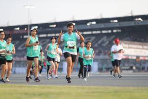 BIB: 152502, 529
                            <button type="button" onclick="openModal(10573919)" class="btn btn-primary btn-sm float-right btn-popup" data-toggle="modal" data-target=".modal-high-quality">
                        <i class="fas fa-shopping-cart"></i> Add to Cart
                    </button>
                                            <button type="button" onclick="isThisMe(10573919, true)" class="btn btn-success btn-sm float-right btn-popup btn-isme hidden" data-toggle="tooltip" data-placement="bottom" title="นี่คือรูปของคุณใช่ไหม คลิกที่นี่เพื่อเอาเข้าอัลบั้ม">
                        <i class="fas fa-plus"></i> Add to album
                    </button>
                    <button type="button" onclick="isThisMe(10573919, false)" class="btn btn-warning btn-sm float-right btn-popup btn-isnotme hidden">
                        <i class="fas fa-ban"></i> Remove from album
                    </button>