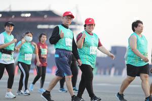 BIB: 5129, 513, 5072, 53099
                            <button type="button" onclick="openModal(10575125)" class="btn btn-primary btn-sm float-right btn-popup" data-toggle="modal" data-target=".modal-high-quality">
                        <i class="fas fa-shopping-cart"></i> Add to Cart
                    </button>
                                            <button type="button" onclick="isThisMe(10575125, true)" class="btn btn-success btn-sm float-right btn-popup btn-isme hidden" data-toggle="tooltip" data-placement="bottom" title="นี่คือรูปของคุณใช่ไหม คลิกที่นี่เพื่อเอาเข้าอัลบั้ม">
                        <i class="fas fa-plus"></i> Add to album
                    </button>
                    <button type="button" onclick="isThisMe(10575125, false)" class="btn btn-warning btn-sm float-right btn-popup btn-isnotme hidden">
                        <i class="fas fa-ban"></i> Remove from album
                    </button>