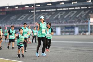 BIB: 153, 529, 0905, 515
                            <button type="button" onclick="openModal(10575400)" class="btn btn-primary btn-sm float-right btn-popup" data-toggle="modal" data-target=".modal-high-quality">
                        <i class="fas fa-shopping-cart"></i> Add to Cart
                    </button>
                                            <button type="button" onclick="isThisMe(10575400, true)" class="btn btn-success btn-sm float-right btn-popup btn-isme hidden" data-toggle="tooltip" data-placement="bottom" title="นี่คือรูปของคุณใช่ไหม คลิกที่นี่เพื่อเอาเข้าอัลบั้ม">
                        <i class="fas fa-plus"></i> Add to album
                    </button>
                    <button type="button" onclick="isThisMe(10575400, false)" class="btn btn-warning btn-sm float-right btn-popup btn-isnotme hidden">
                        <i class="fas fa-ban"></i> Remove from album
                    </button>