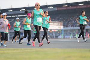 BIB: 533, 509
                            <button type="button" onclick="openModal(10573802)" class="btn btn-primary btn-sm float-right btn-popup" data-toggle="modal" data-target=".modal-high-quality">
                        <i class="fas fa-shopping-cart"></i> Add to Cart
                    </button>
                                            <button type="button" onclick="isThisMe(10573802, true)" class="btn btn-success btn-sm float-right btn-popup btn-isme hidden" data-toggle="tooltip" data-placement="bottom" title="นี่คือรูปของคุณใช่ไหม คลิกที่นี่เพื่อเอาเข้าอัลบั้ม">
                        <i class="fas fa-plus"></i> Add to album
                    </button>
                    <button type="button" onclick="isThisMe(10573802, false)" class="btn btn-warning btn-sm float-right btn-popup btn-isnotme hidden">
                        <i class="fas fa-ban"></i> Remove from album
                    </button>