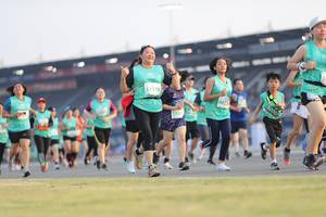 BIB: 51178, 50007, 802, 524
                            <button type="button" onclick="openModal(10573837)" class="btn btn-primary btn-sm float-right btn-popup" data-toggle="modal" data-target=".modal-high-quality">
                        <i class="fas fa-shopping-cart"></i> Add to Cart
                    </button>
                                            <button type="button" onclick="isThisMe(10573837, true)" class="btn btn-success btn-sm float-right btn-popup btn-isme hidden" data-toggle="tooltip" data-placement="bottom" title="นี่คือรูปของคุณใช่ไหม คลิกที่นี่เพื่อเอาเข้าอัลบั้ม">
                        <i class="fas fa-plus"></i> Add to album
                    </button>
                    <button type="button" onclick="isThisMe(10573837, false)" class="btn btn-warning btn-sm float-right btn-popup btn-isnotme hidden">
                        <i class="fas fa-ban"></i> Remove from album
                    </button>